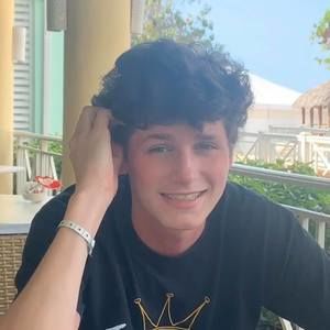 Meet your Posher, Chris